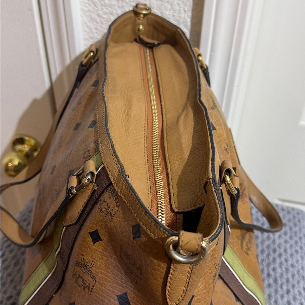 MCM Tan and Olive Tote Bag - Picture 3 of 10